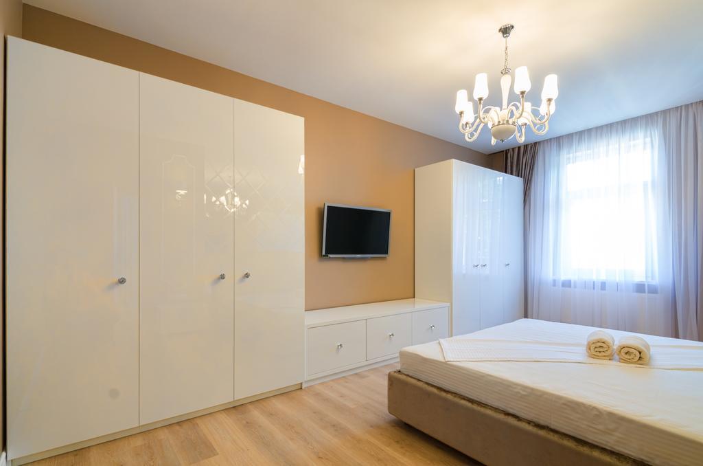 Royal Art-Deco Apartment Lviv Ngoại thất bức ảnh